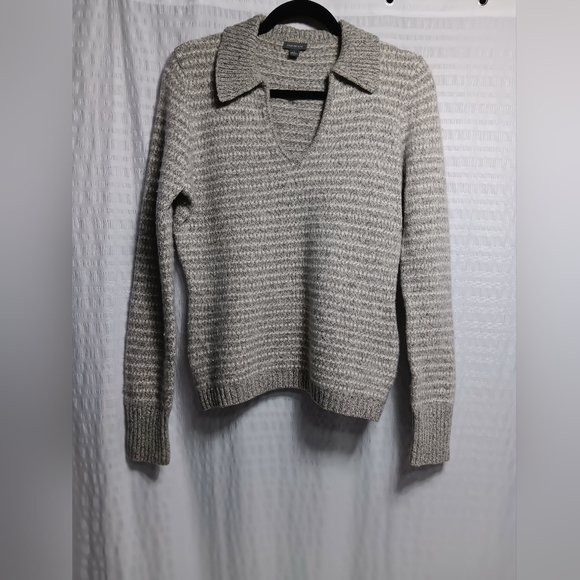 Ann Taylor Merino Wool blend Collared v neck Sweater.  Ladies size L - Picture 1 of 8